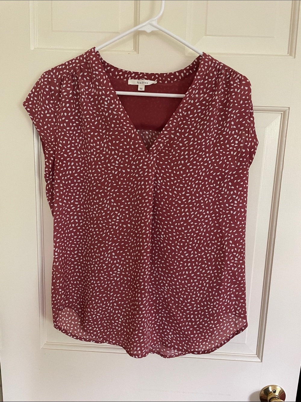 fun 2 fun Rose Dot V-Neck Blouse in Wine and Cream